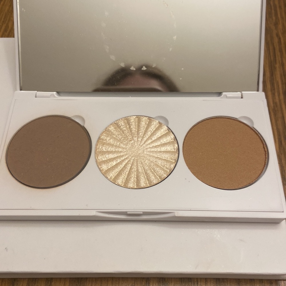 OFRA BUNDLE - Picture 3 of 3